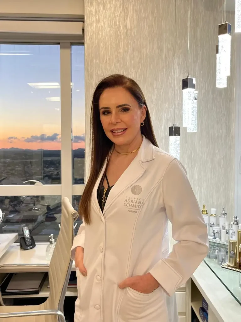 Dra. Adriana Schmidt médica em Curitiba